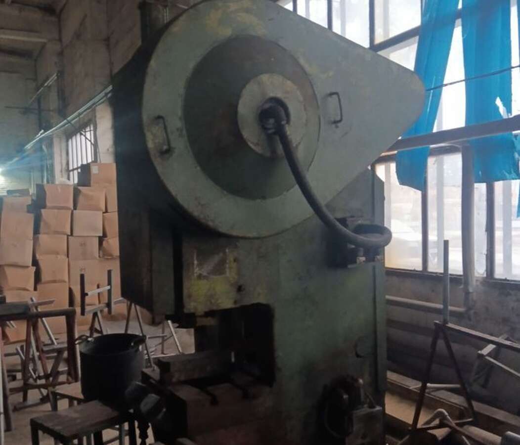 Пресс однокривошипный КД2126Е, 40 тонн