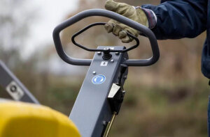 Виброплита Atlas Copco LG300
