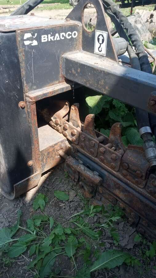Бара траншеекопатель Bobcat 625