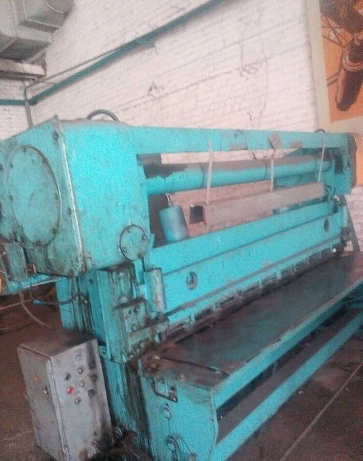 Гильотинные ножницы QC12K