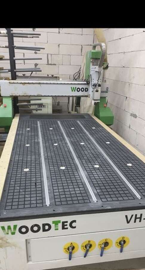 Фрезерно-гравировальный станок с ЧПУ WoodTec VH 1325