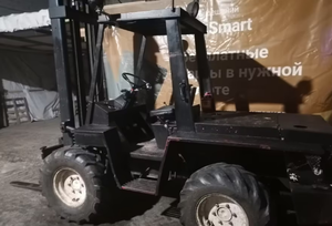 Вилочный погрузчик Мanitou.