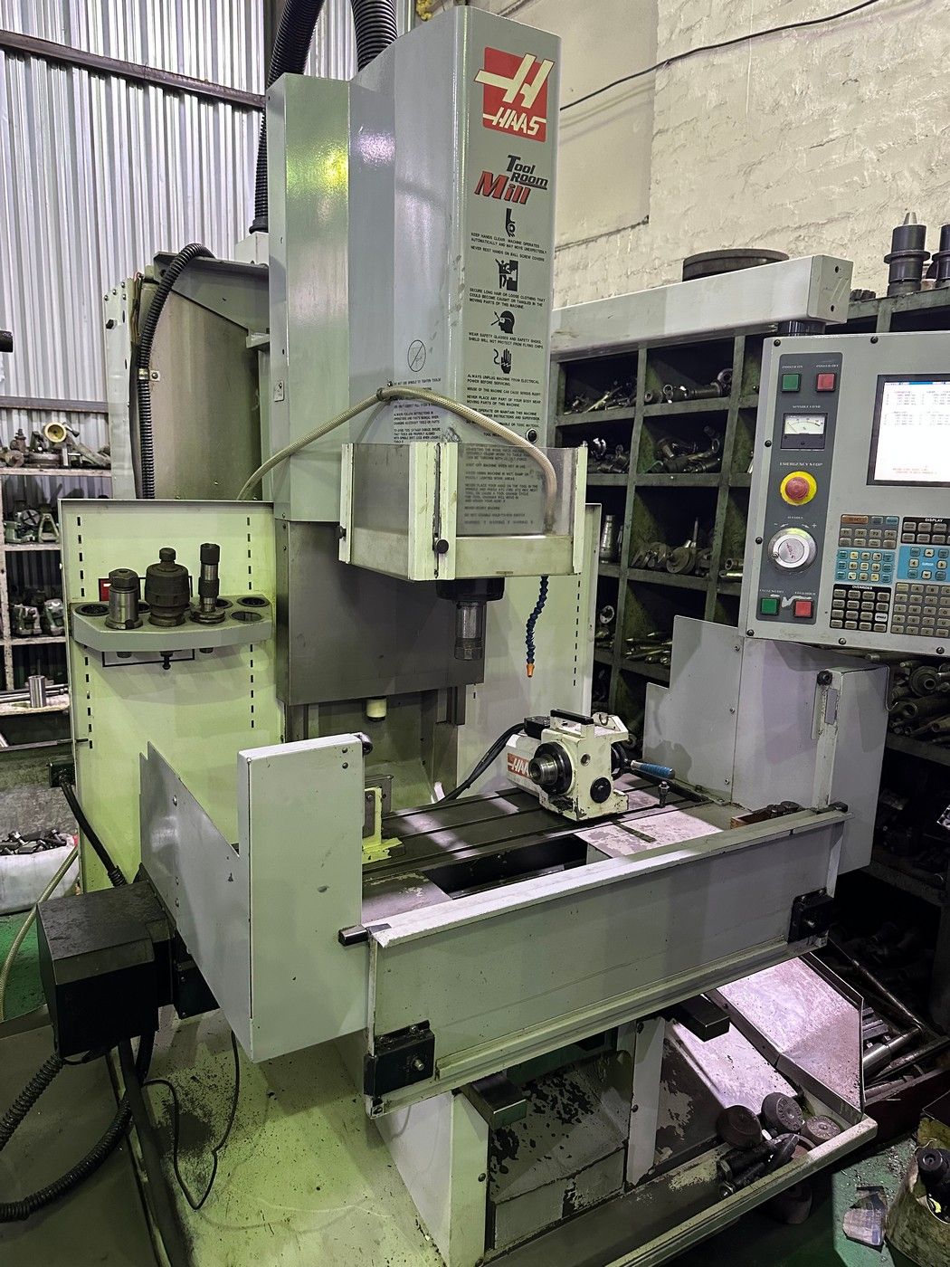 HAAS TM-1HE 4х осевой фрезерный станок с ЧПУ, 2004 г.в., пр-во США