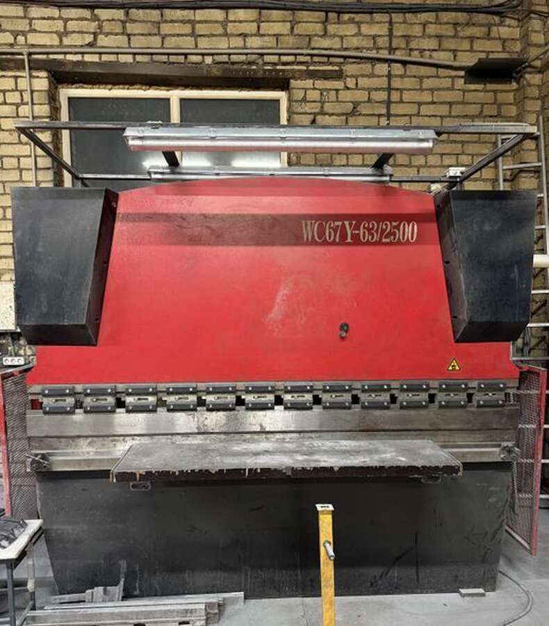 Листогибочный пресс WC67Y-63/2500, 63 т