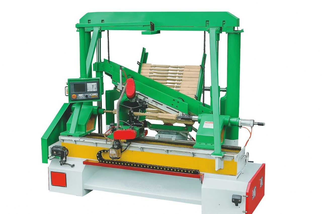 Токарный станок с ЧПУ по дереву с профильным ножом HOLZMATIC 12D10P