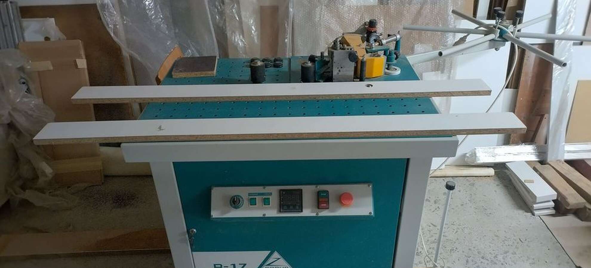 Станок кромкооблицовочный R 17