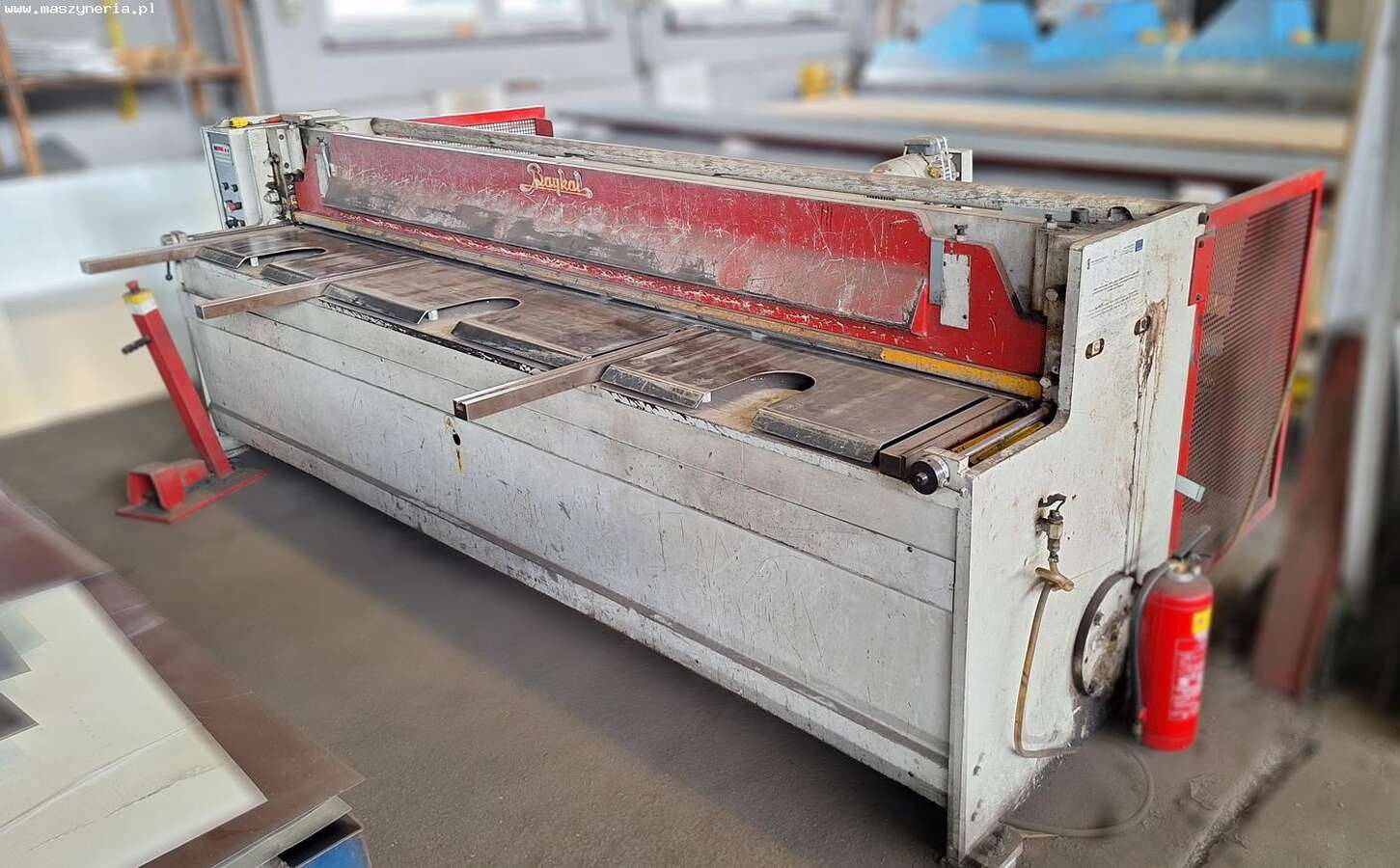 Гильотинные ножницы BAYKAL RGS 3150x3