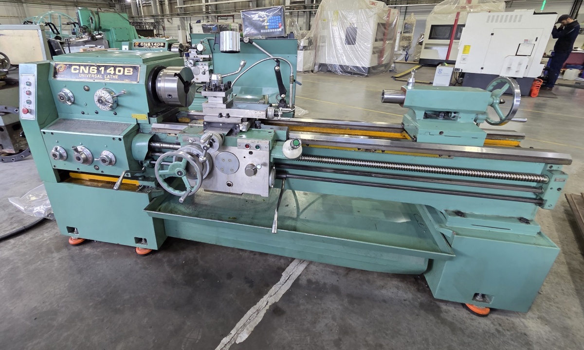 Токарный универсальный станок Pengjun CN6140B-1500
