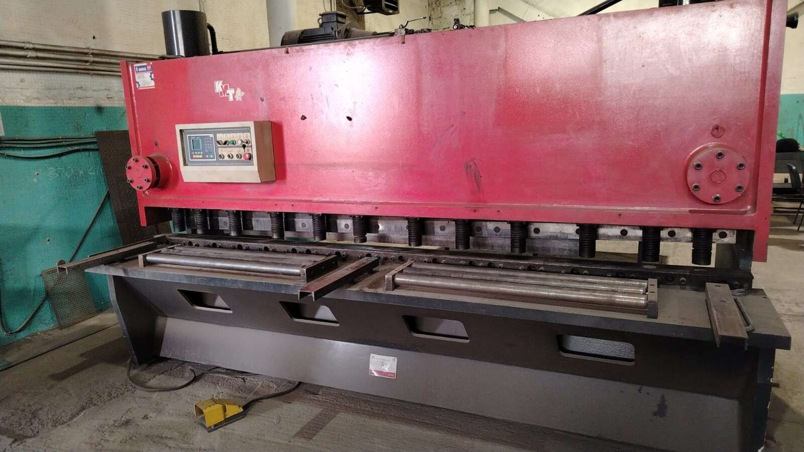 Гильотинные ножницы QC12K 12x3200, 2021 г.в.