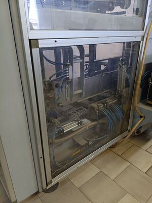 Автомат для формирования и укладки бутылок в тару