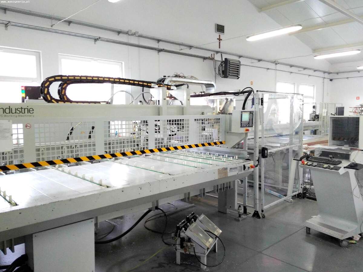 Обрабатывающий центр для профилей Fom Industrie