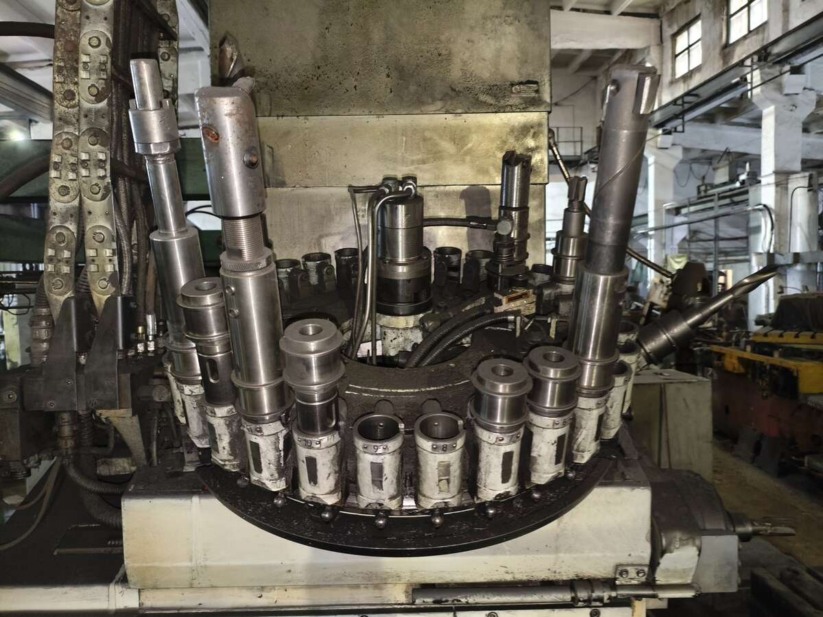 Обрабатывающий центр FQH50A с ЧПУ