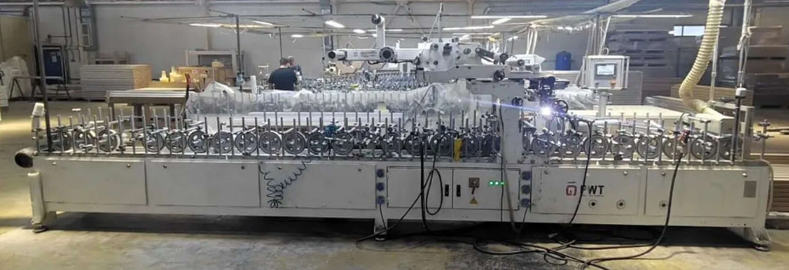 Линия окутывания погонажа LM350 F8/P
