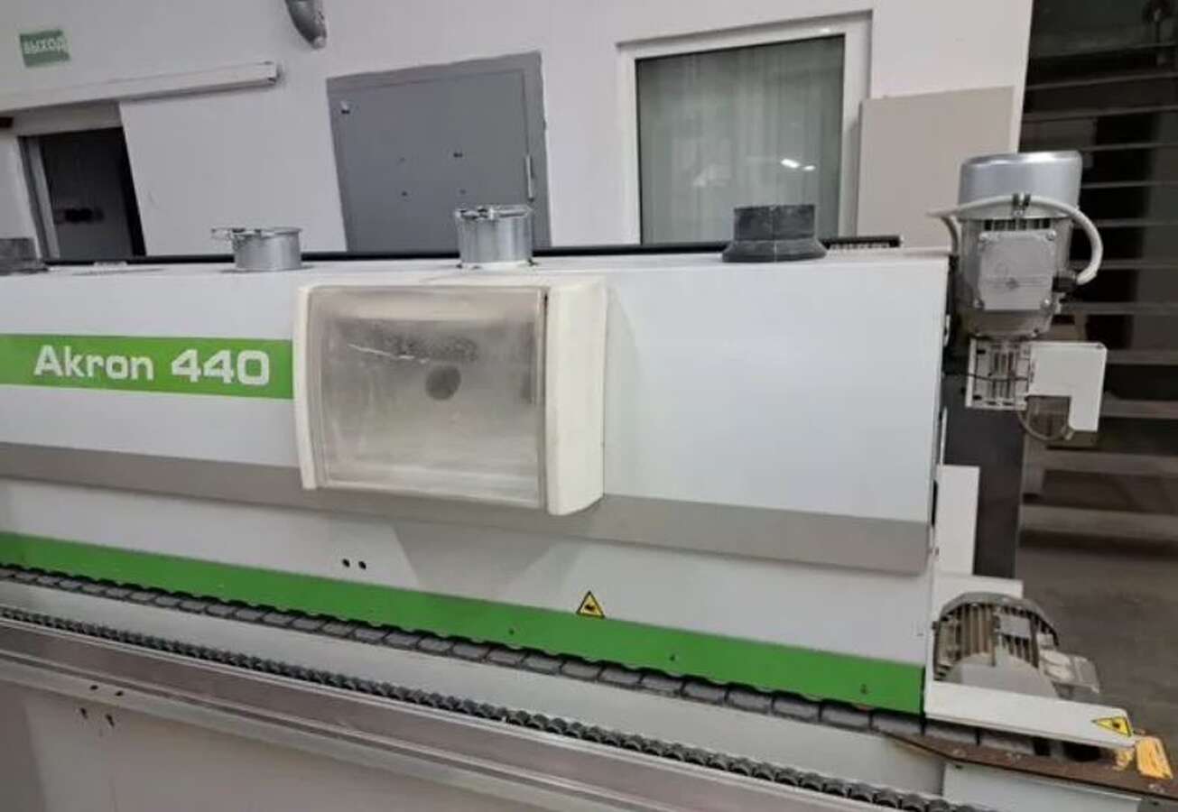 Станок кромкооблицовочный Biesse Akron 440