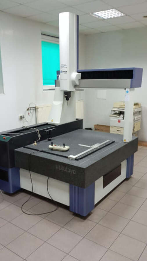Координатно-измерительная машина MITUTOYO Crysta Apex CRT-A910