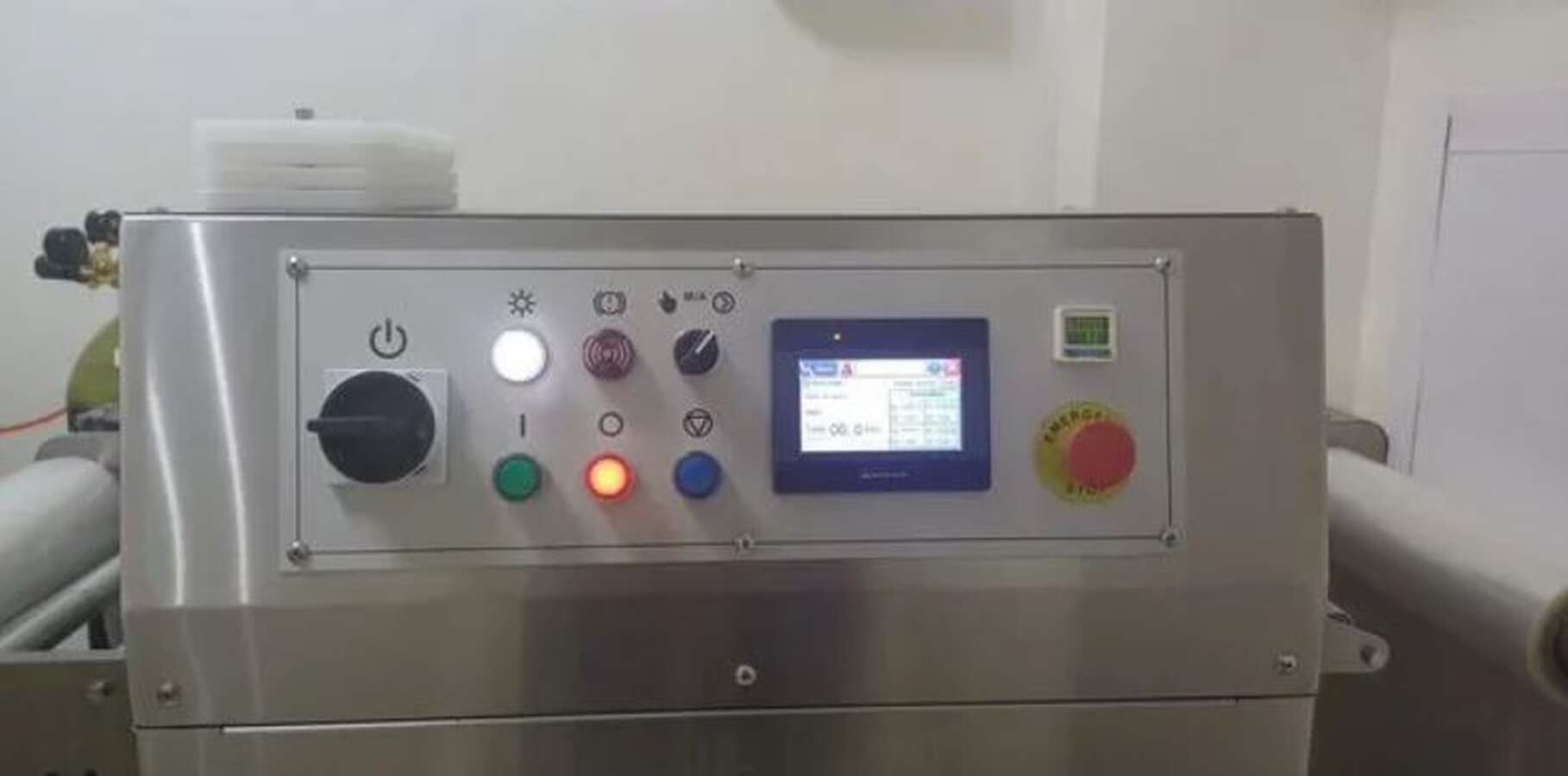 Полуавтоматический запайщик лотков HVT-550M/4