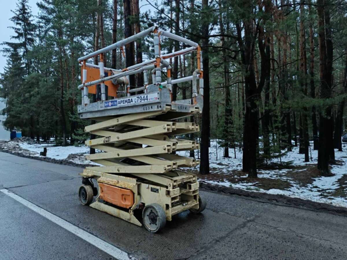 Ножничный подъемник JLG 3246 ES