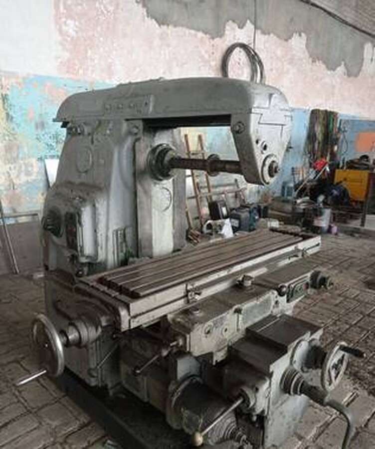 Станок фрезерный 6Т82