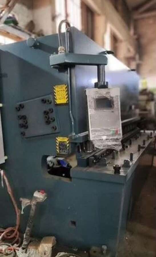 Гильотина гидравлическая Durma SBT-3020
