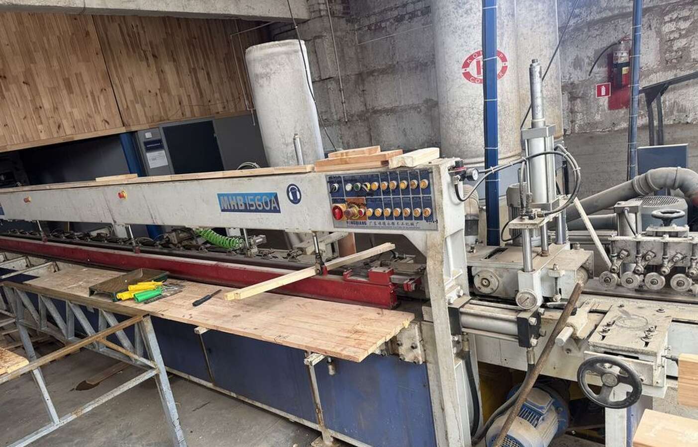 Линия сращивания в длину MHB1560A