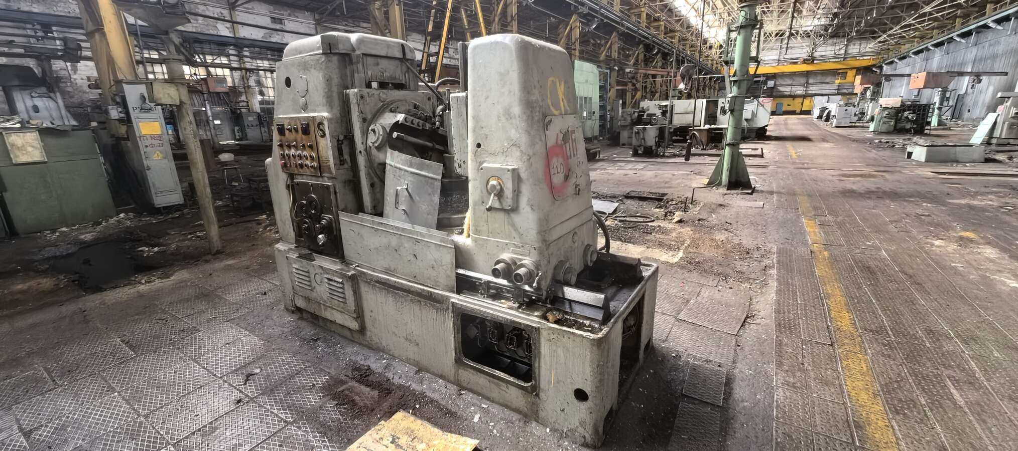 Зубофрезный станок 5К32П