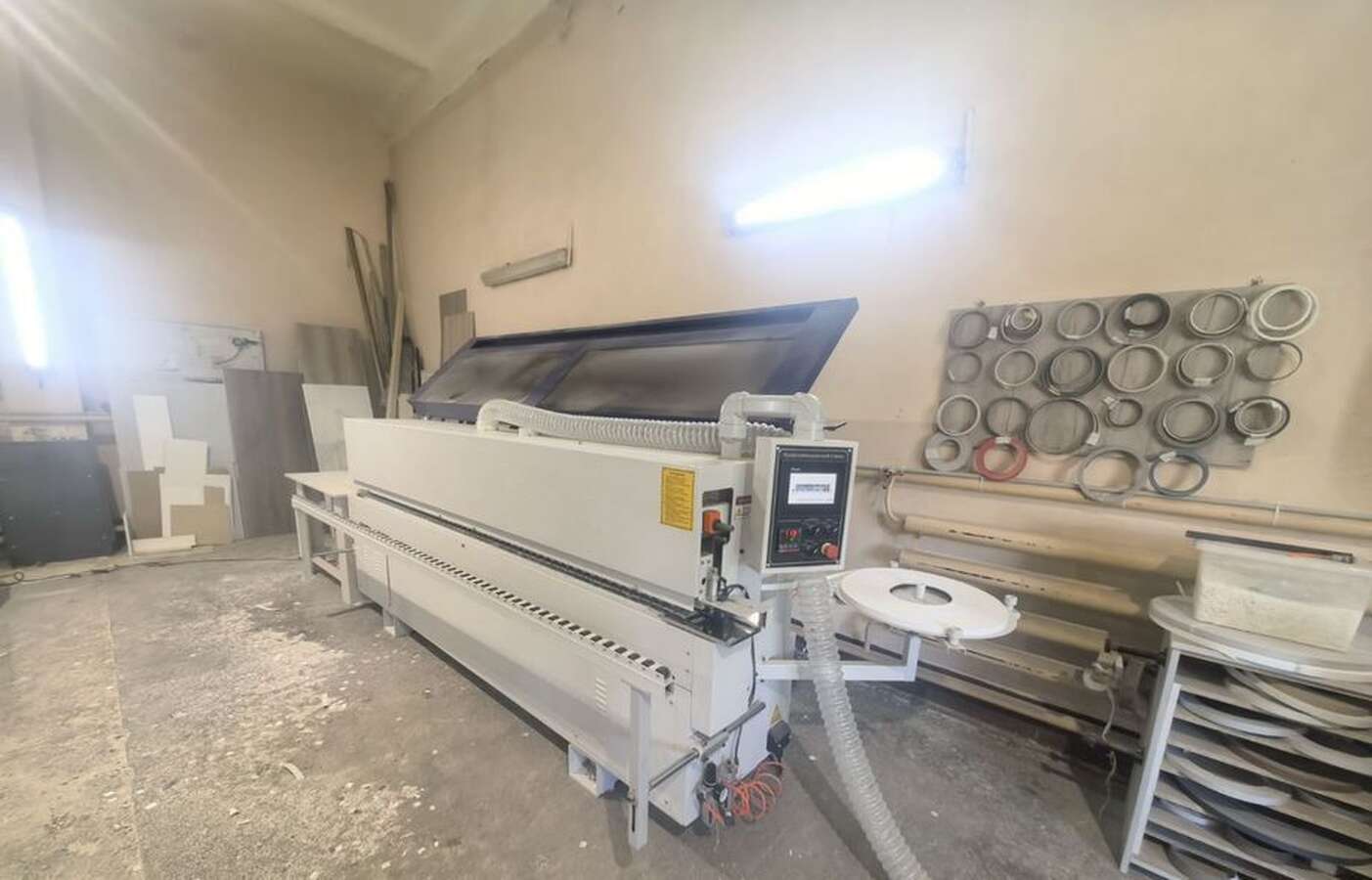 Кромкооблицовочный станок DELTAMACHINERY DM-400