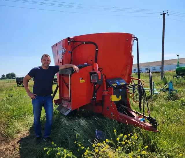 Миксер-кормораздатчик KUHN Euromix 70 1V