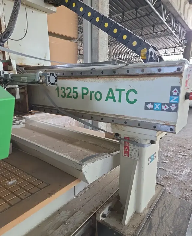 Фрезерный станок с ЧПУ Holzmac 1325 Pro ATC