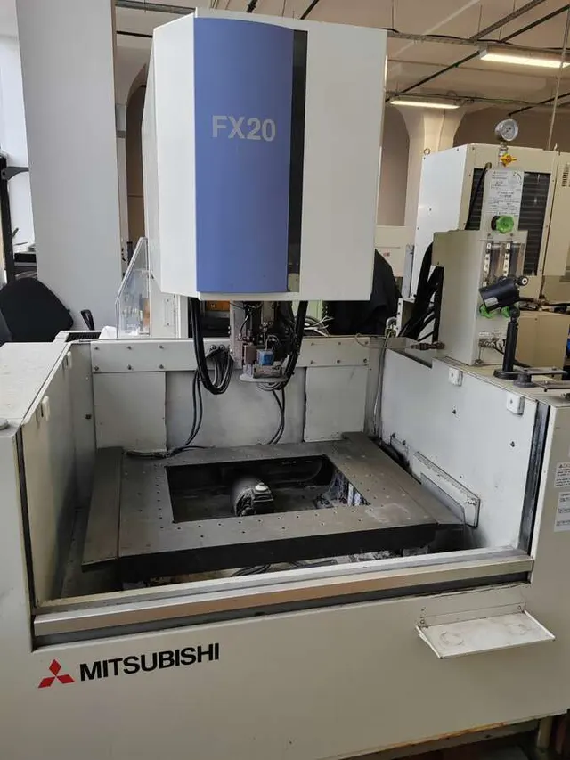 Электроэрозионный станок Mitsubishi FX20