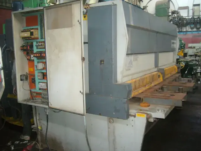 Гильотинные ножницы URSVIKEN (Швеция) 3100х13 мм GSA430