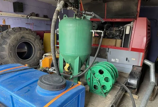 Пескоструйная установка Dustless Blasting DB800