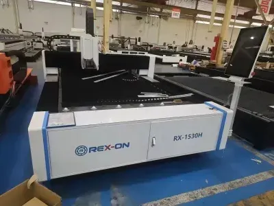 Оптоволоконный лазерный станок REX-ON RX-3015S компл.3