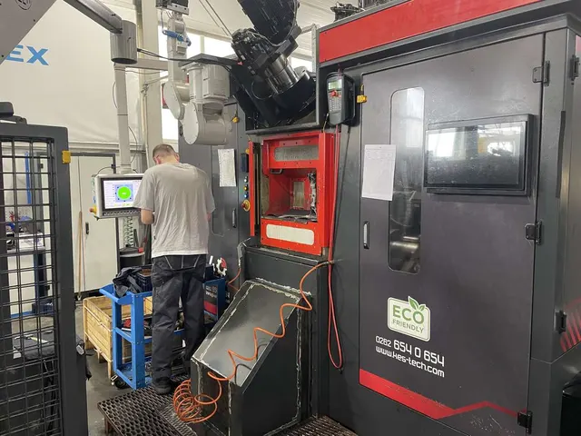 Обрабатывающий центр CNC PRO ROBO MITSUBISHI