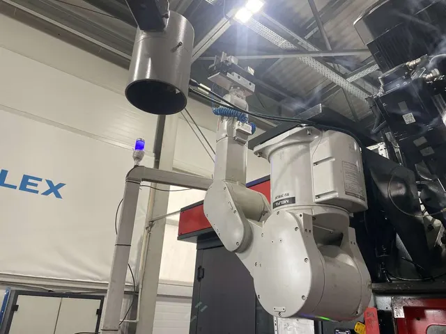 Обрабатывающий центр CNC PRO ROBO MITSUBISHI