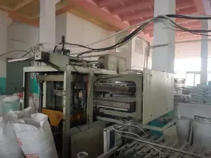 Машина термоформовочная для одноразовой тары