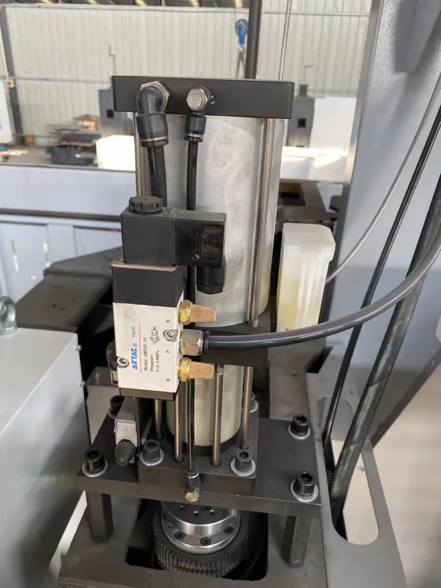Вертикальный обрабатывающий центр с ЧПУ MetalTec TOPMILL 800S