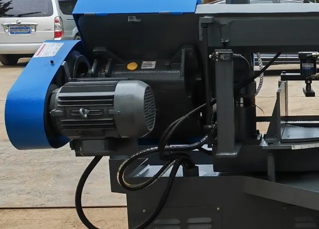 MetalTec MBS 530 СА автоматический колонный ленточнопильный станок
