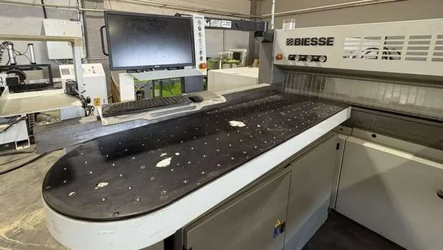 Раскройный центр BIESSE SELCO SK 4 2018 г. в.