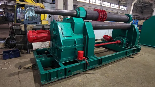 Трехвалковый станок, вальцы Strojarne Piesok XZM 3000/25