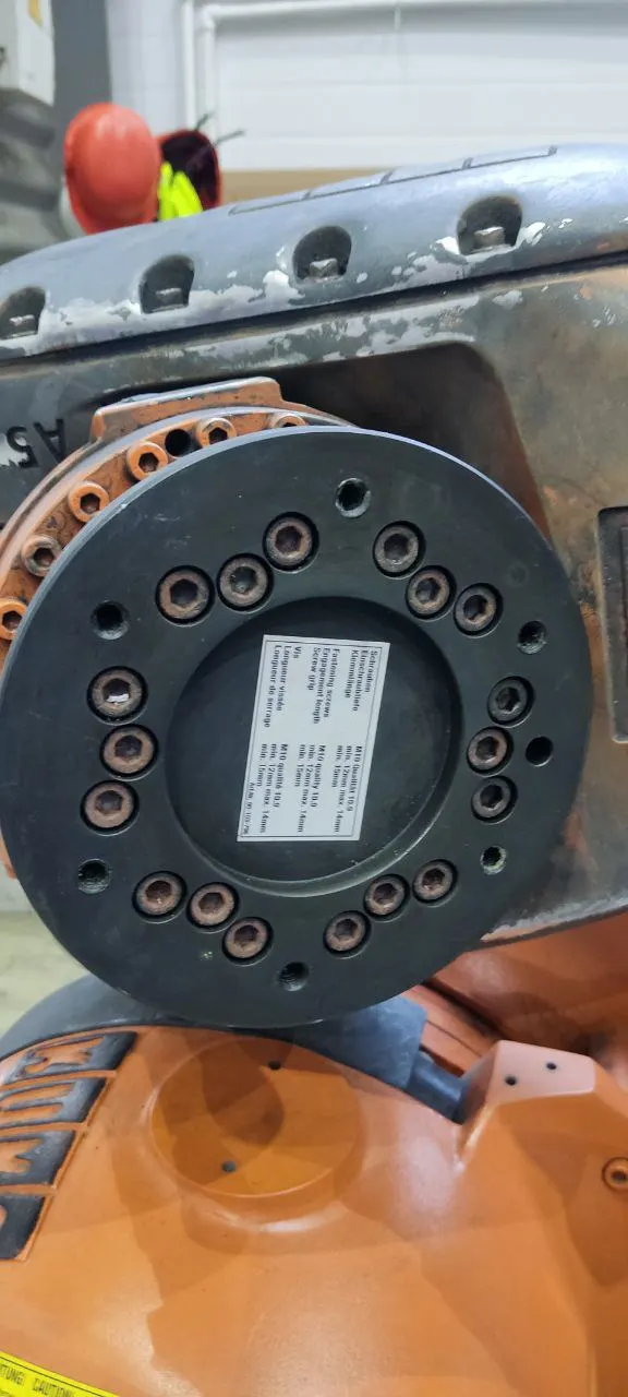 KR 210 L150-2 2000 (R10) робот манипулятор