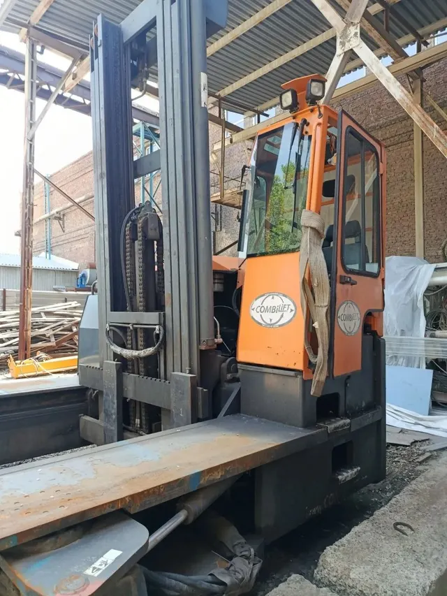 Combilift C8000 многоходовый погрузчик