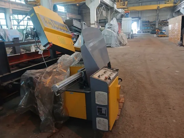 Полуавтоматический ленточнопильный станок по металлу KESMAK KMY DG 400