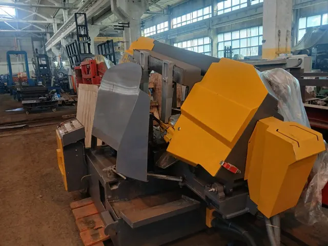 Полуавтоматический ленточнопильный станок по металлу KESMAK KMY DG 400