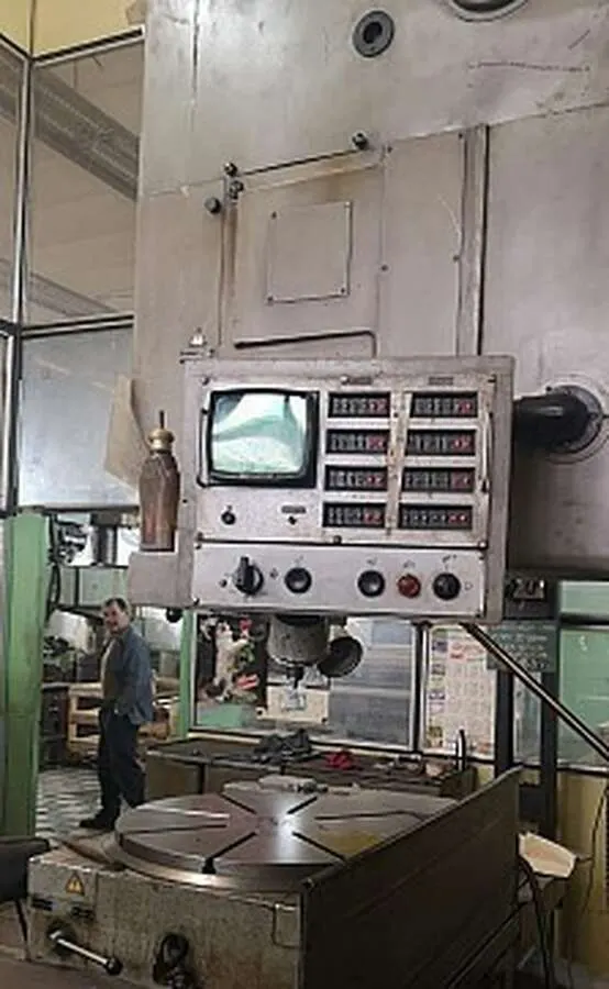 Координатно-расточной станок 2Е450АФ1