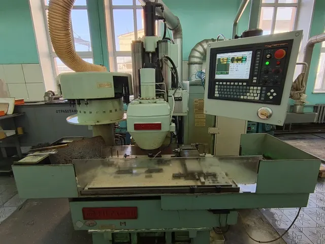Станок фрезерный вертикальный Hitachi Macc Matic 48V с ЧПУ НЦ-210
