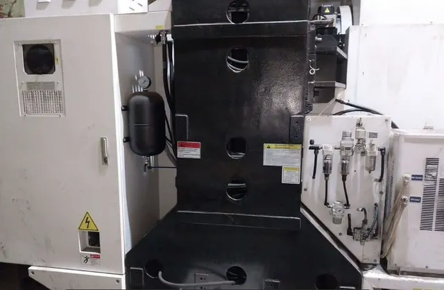 Вертикальный обрабатывающий центр Gryphon V1360