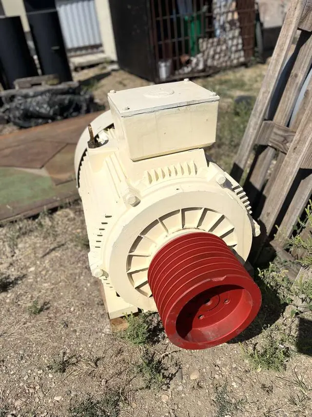 Дробилка конусная гидравлическая HP-200 .