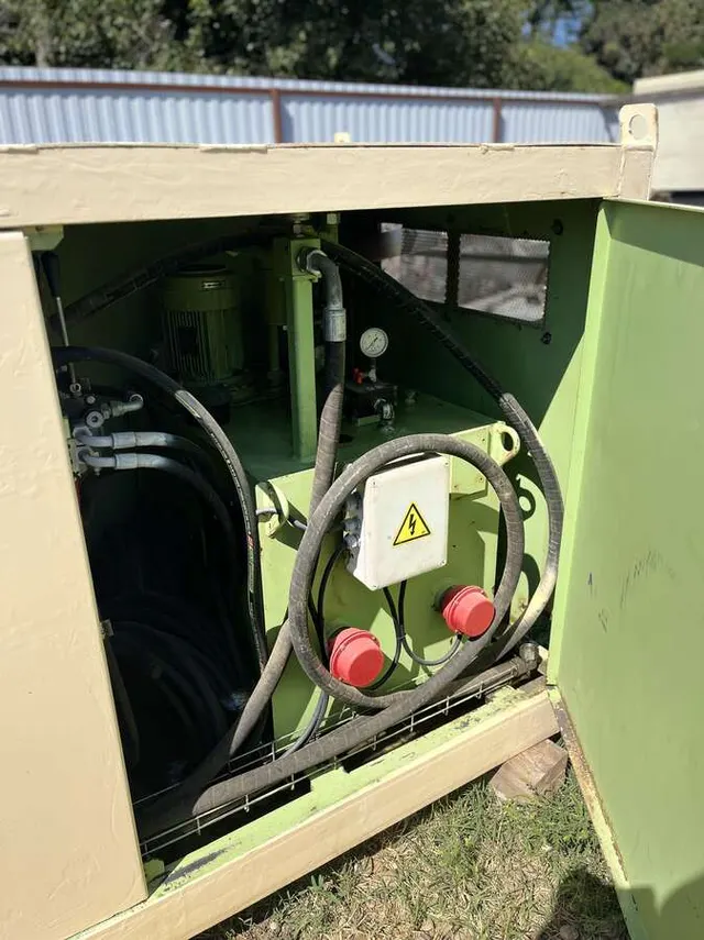 Дробилка конусная гидравлическая HP-200 .