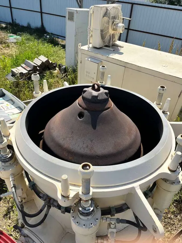Дробилка конусная гидравлическая HP-200 .