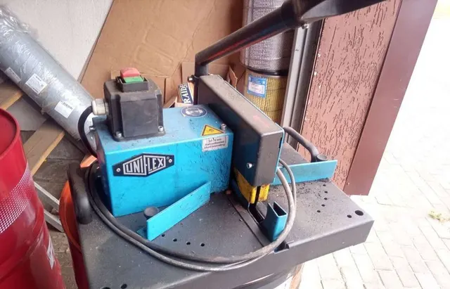 Опрессовочный станок Uniflex HM200